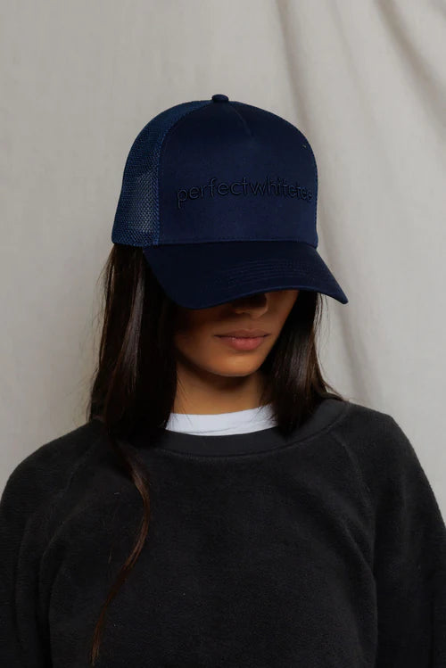 PERFECT WHITE TEE - Hat/ Night