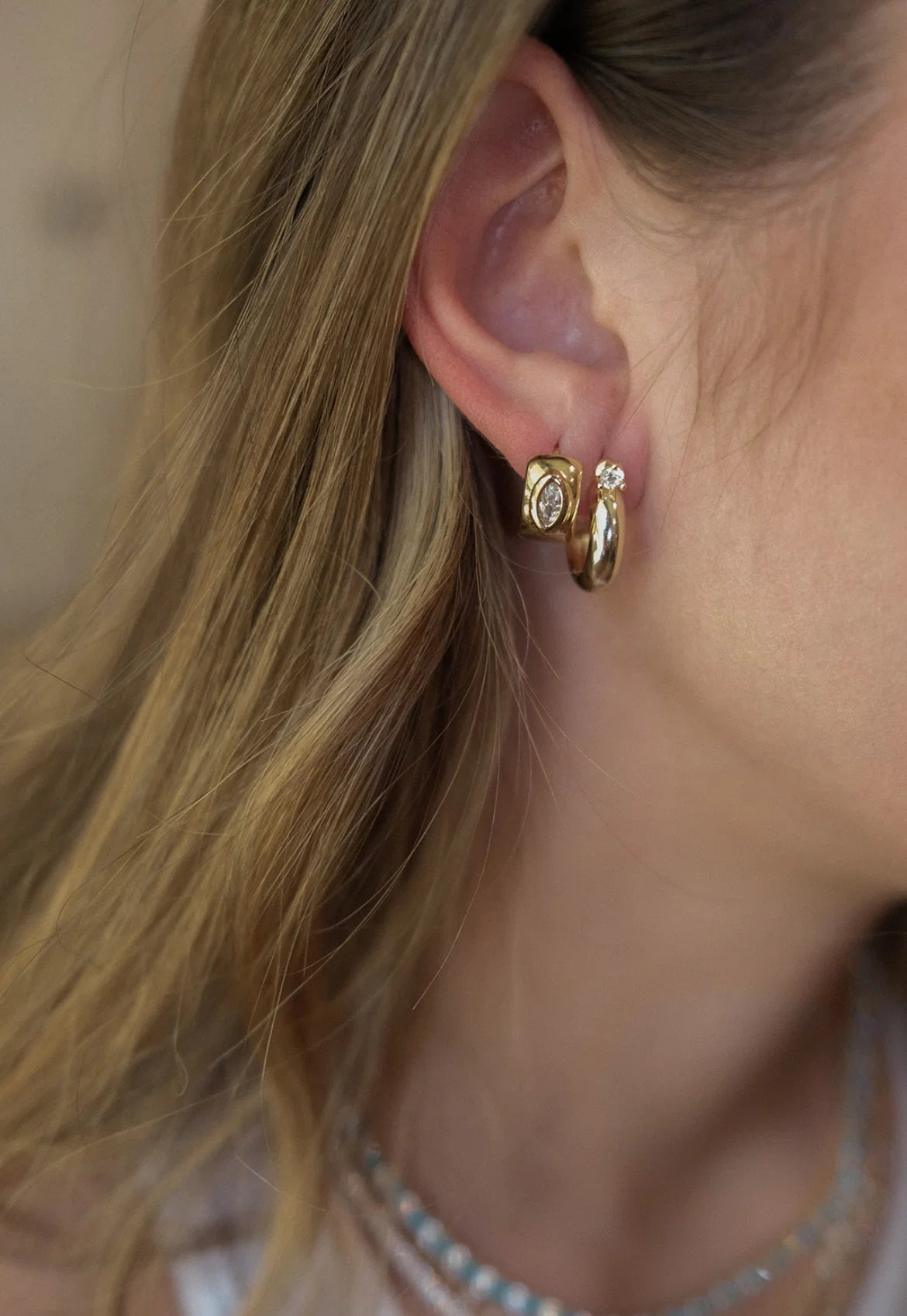 Lola Marquis Hoops
