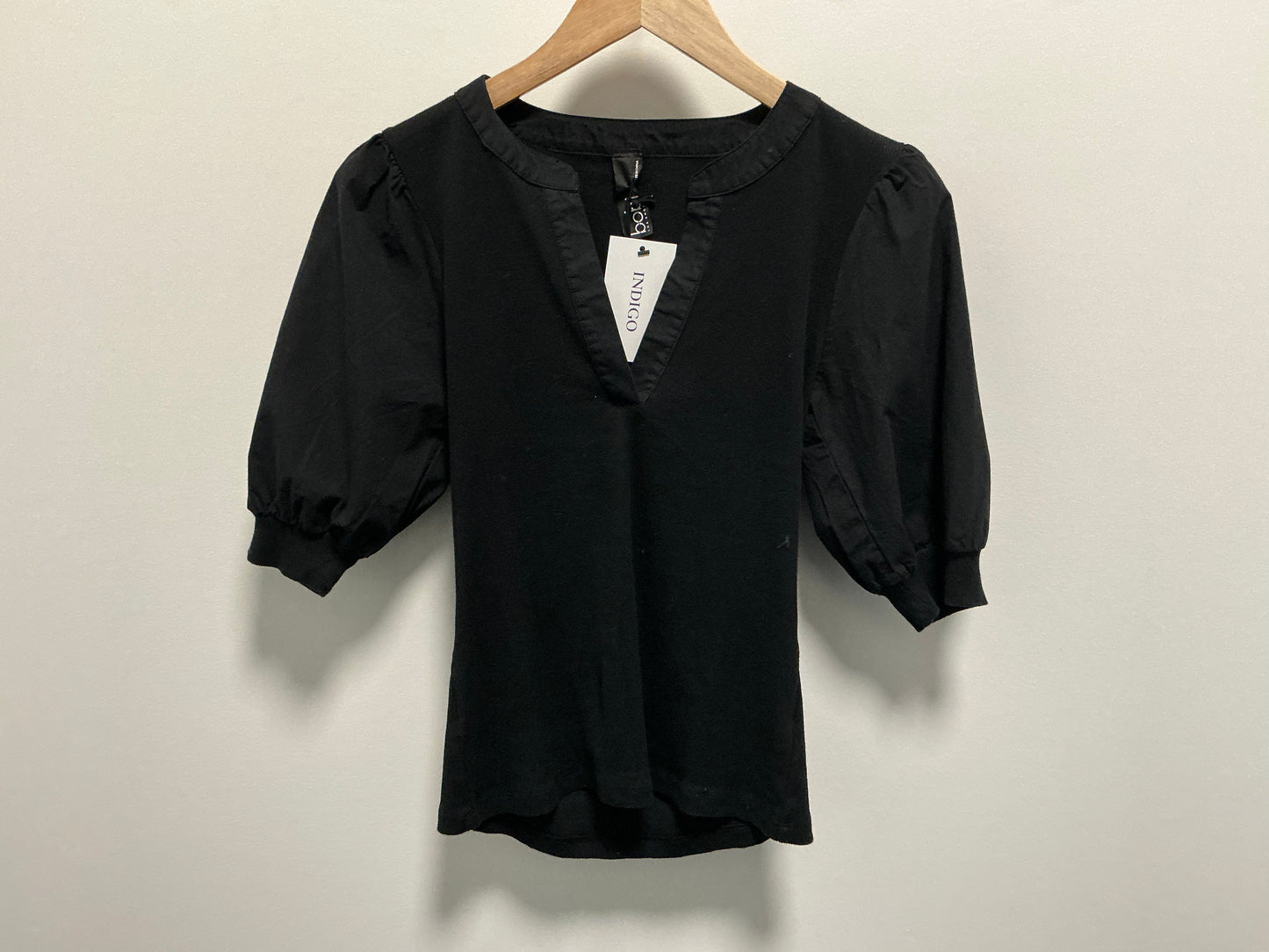 BOBI - Black Henley Puff Sleeve