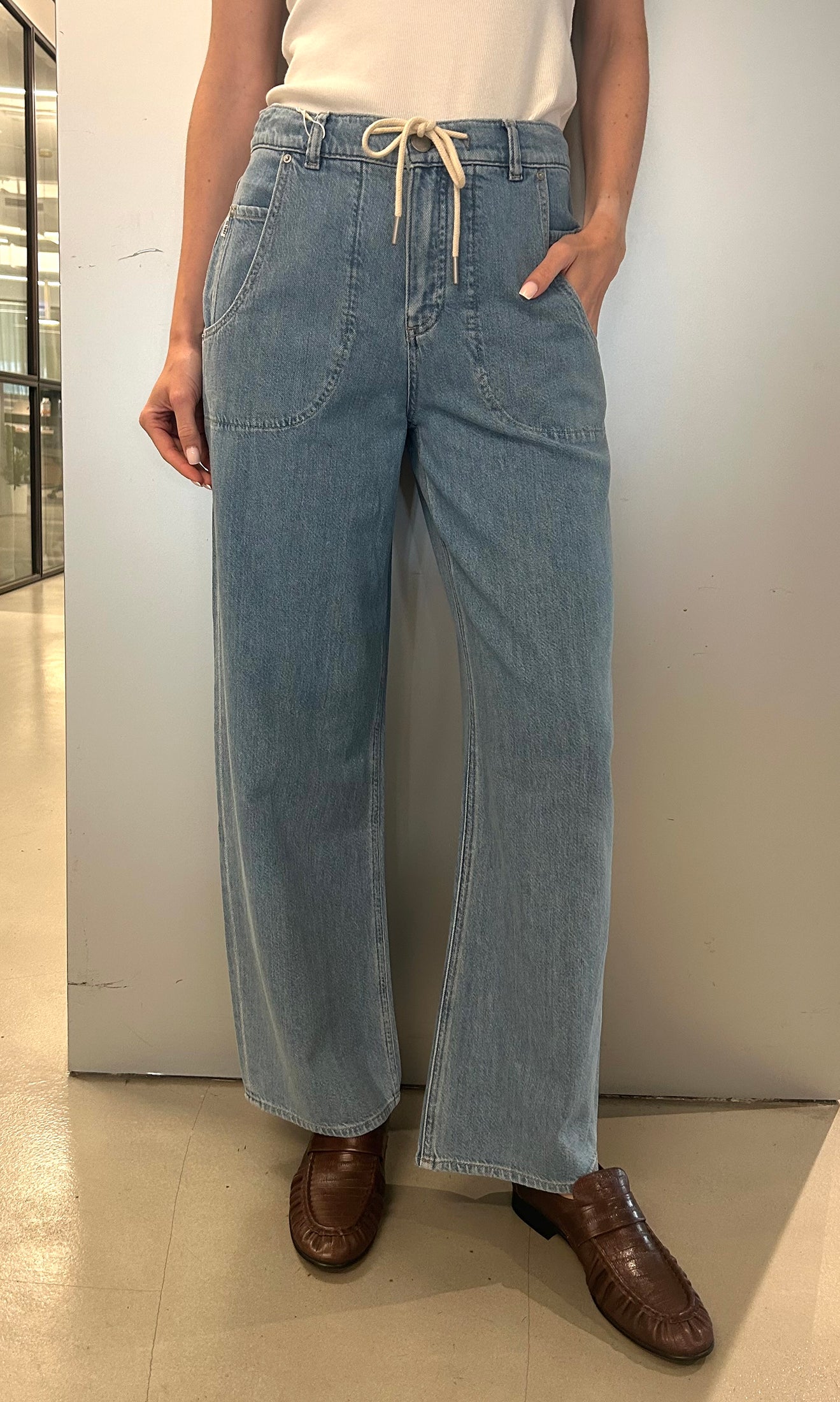 DL1961 - Casie Relaxed Mid Rise Wide Leg / Rhone Aura