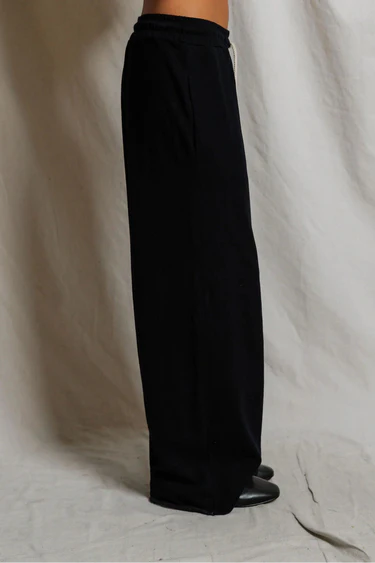 Shakira Pant